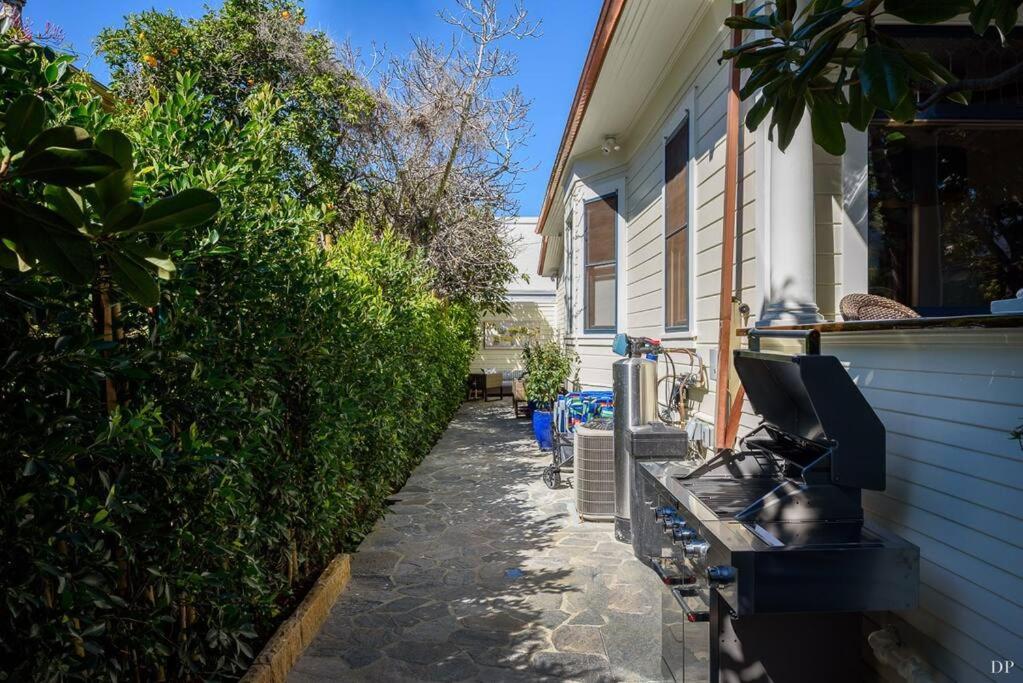 Upscale Downtown Home Walk To Beach Shops Bars 2 Santa Bárbara Exterior foto